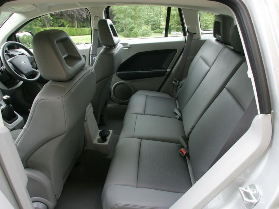  Dodge Caliber 2006 года  (UK) (фото 21 из 31)